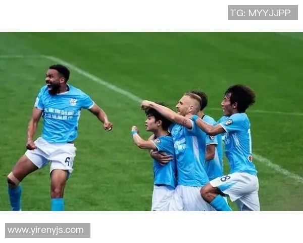 中超焦点战大连队迎战上海队期待精彩对决与球迷共庆足球盛宴