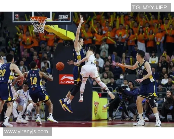 2013年CBA精彩对决回顾广东队与北京队巅峰对抗录像分析