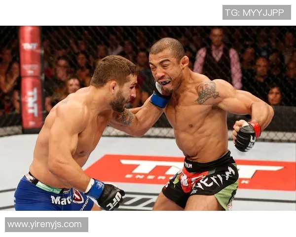 UFC巅峰对决奥尔多与埃德加的激烈较量与精彩瞬间回顾